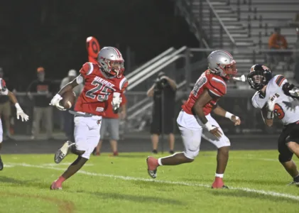 LaBrae tops rival Tigers